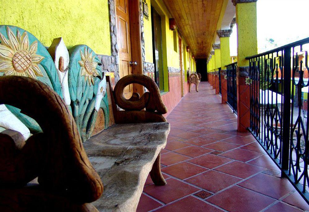 Plaza Mexicana Margarita'S Creel Exterior photo